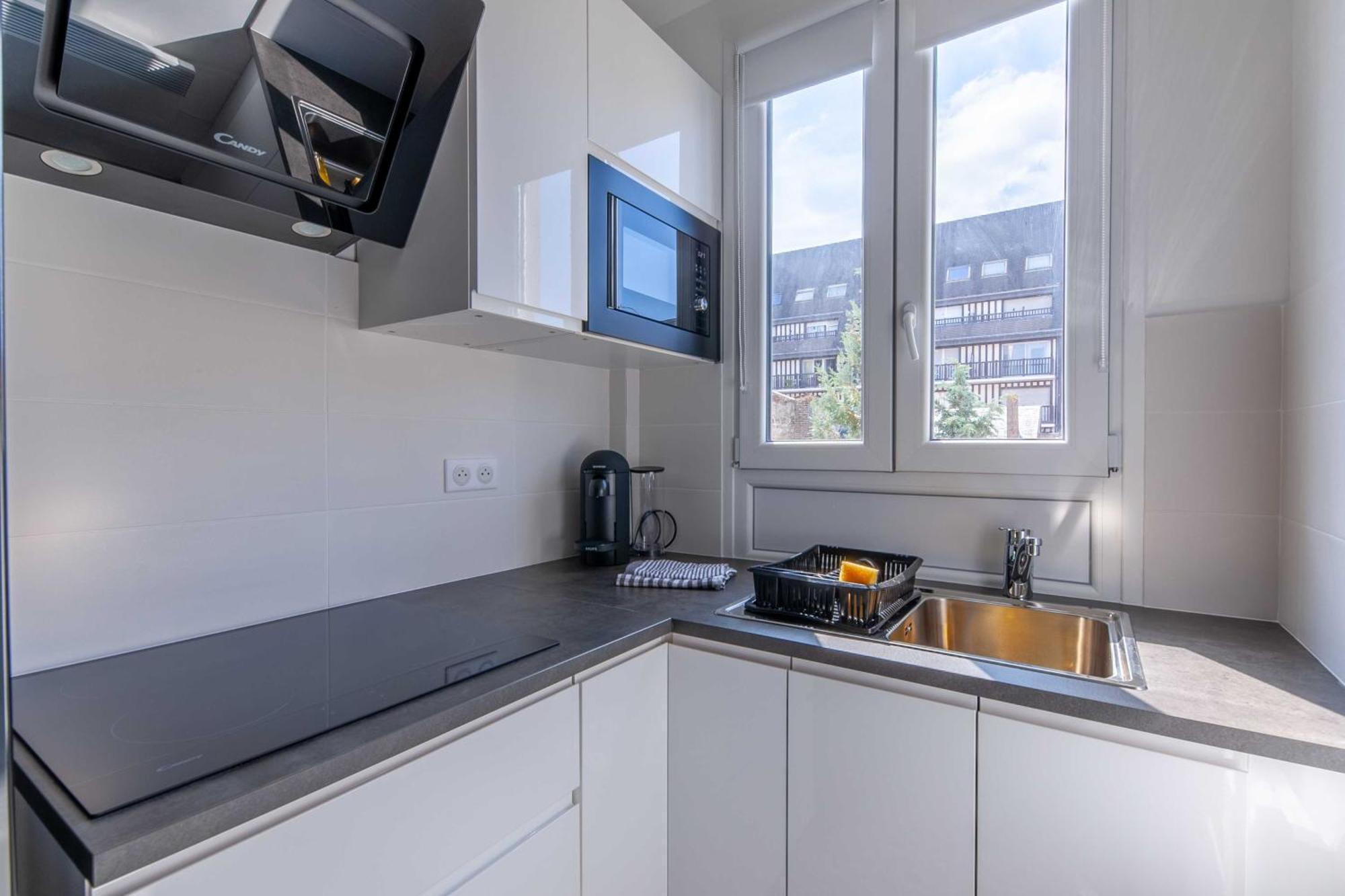 Studio Sleeps 4 With Terrace, 500M Place Morny دوفييل المظهر الخارجي الصورة