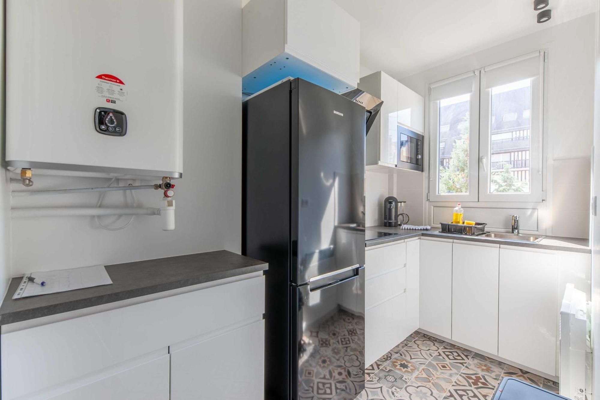 Studio Sleeps 4 With Terrace, 500M Place Morny دوفييل المظهر الخارجي الصورة