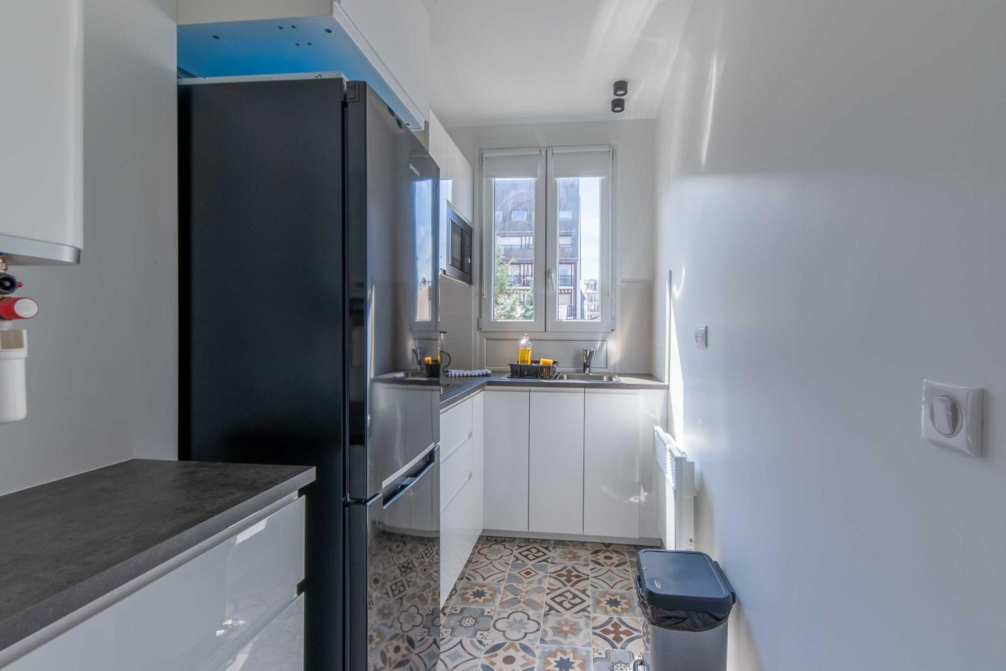 Studio Sleeps 4 With Terrace, 500M Place Morny دوفييل المظهر الخارجي الصورة